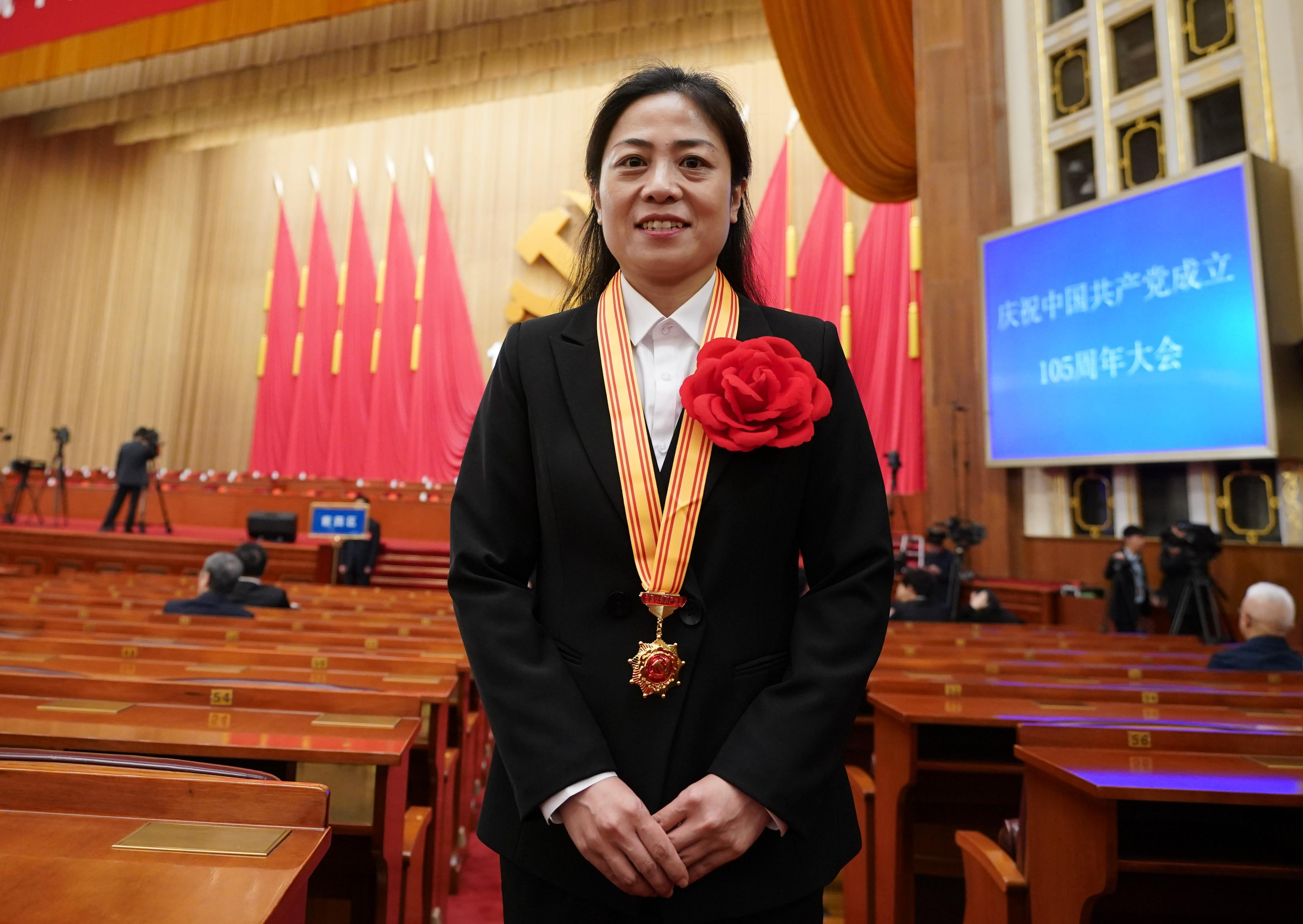 全国“两优一先”名单公布 河南教育系统3名同志、1个基层党组织获殊荣 全国“两优一先”名单公布 河南教育系统3名同志、1个基层党组织获殊荣