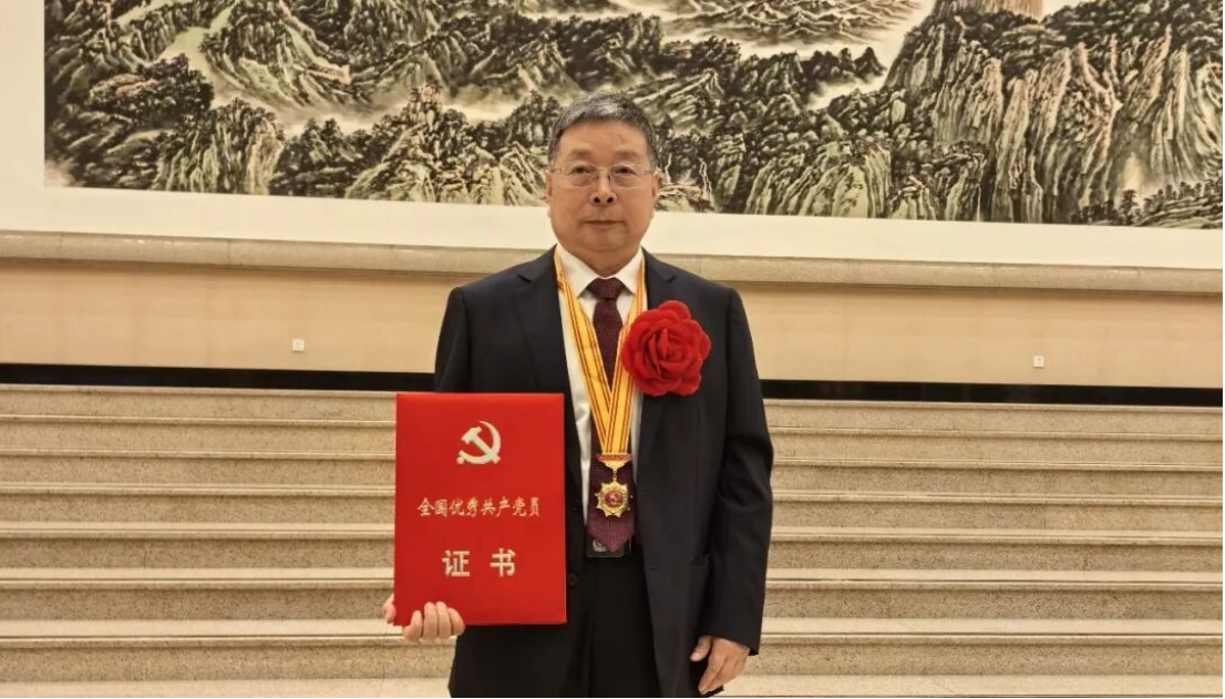 全国“两优一先”名单公布 河南教育系统3名同志、1个基层党组织获殊荣 全国“两优一先”名单公布 河南教育系统3名同志、1个基层党组织获殊荣