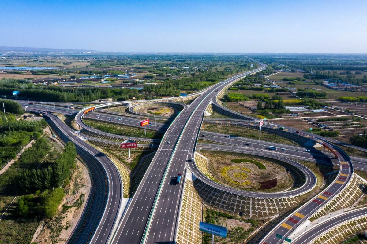 China's expressway length reaches 199,000 km