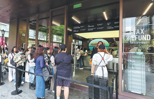 Beyond Made in China: Foreign visitors discover appeal of Chinese services