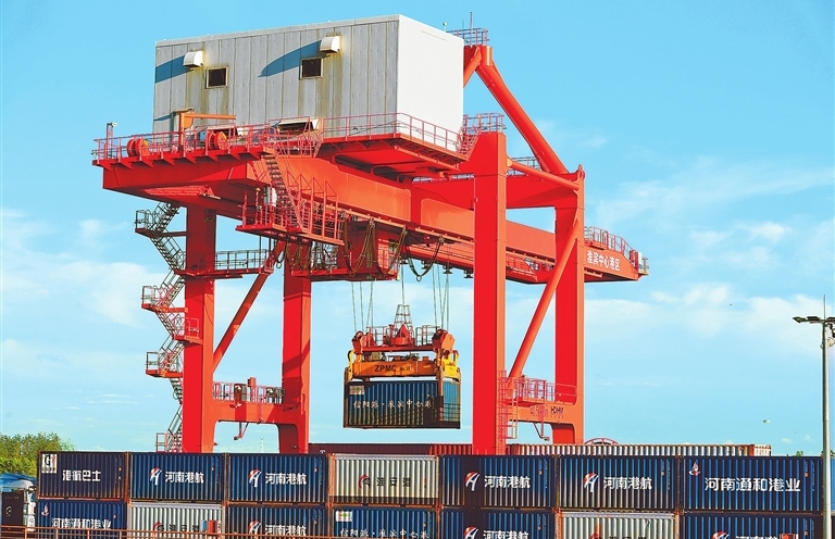 Cargo throughput surges at Henan's Huaibin port