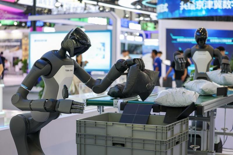 China's AI industry tops 1.2 trln yuan in 2025, up 40 pct