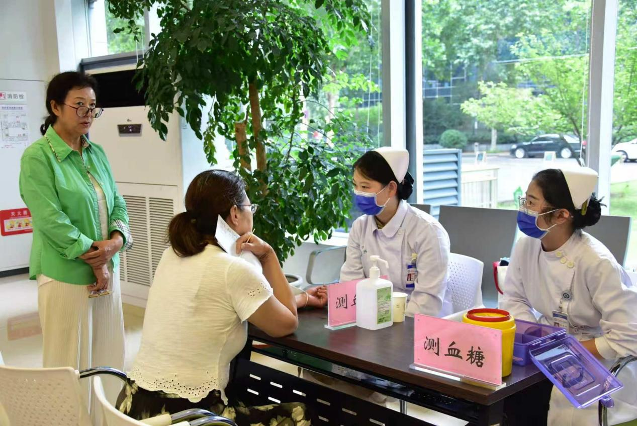 省政务大数据中心开展“健康义诊进大厅”活动