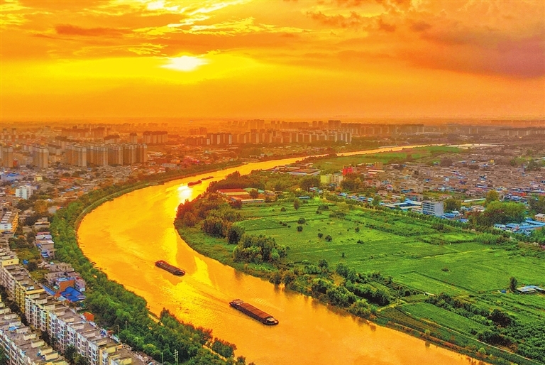 Golden shimmer on the Shaying River