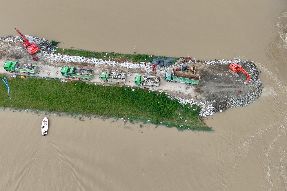 Thirteen drainage teams deployed for flood relief in Zhoukou