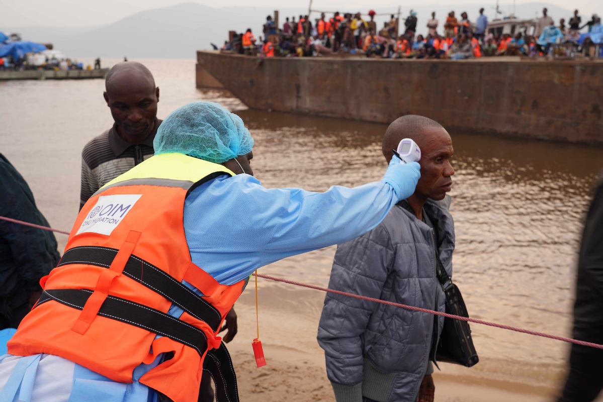 Henan surgeon saves lives in Africa