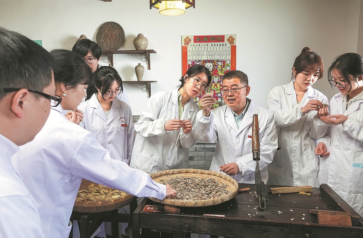 Standardizing traditional TCM processing for modern needs
