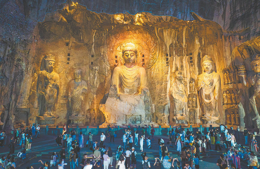 Night reveals beauty of Longmen Grottoes