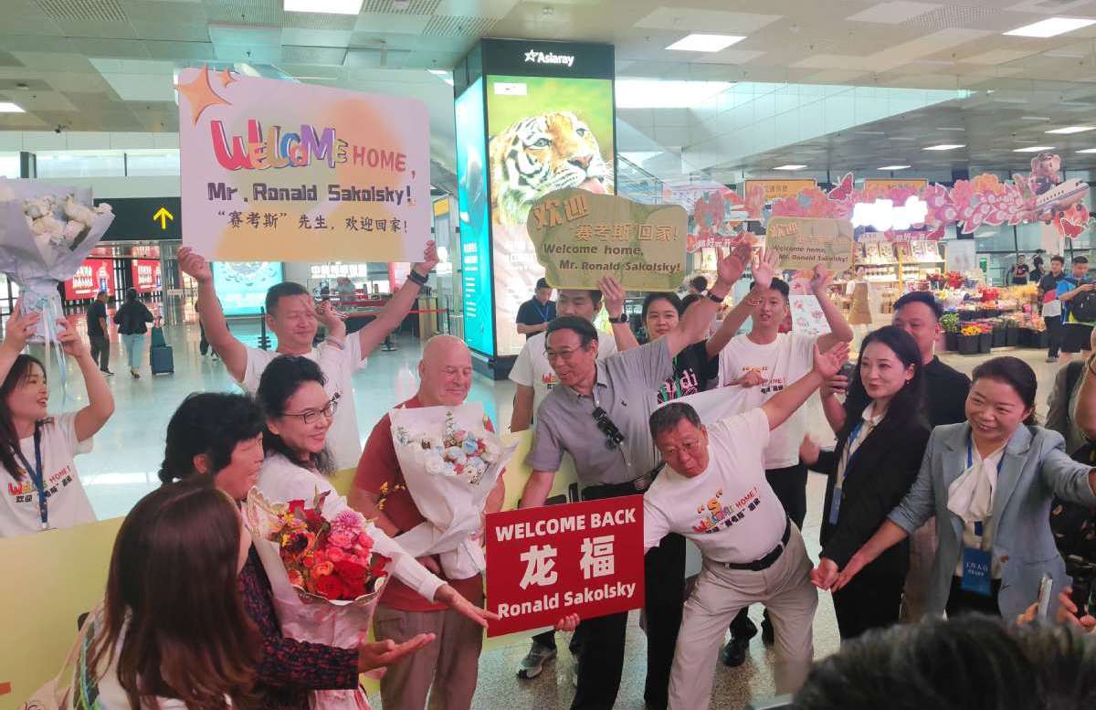 US environmentalist, educator arrives back in Henan