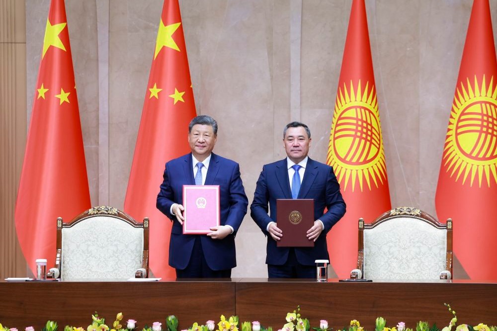 Xi, Kyrgyz president sign treaty on permanent good-neighborliness, friendship and cooperation