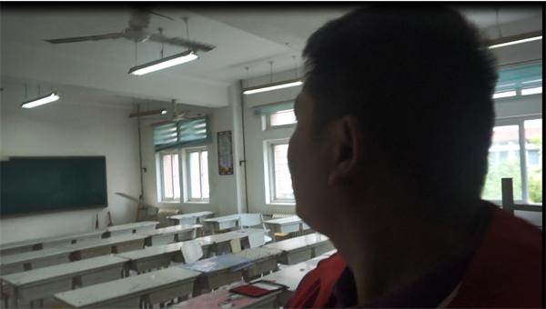“白海豚”水漫校园,他们日夜奋战,只为你归来如初!