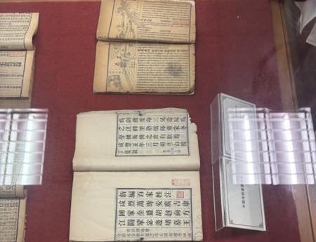 Textbook exhibition traces China's educational evolution