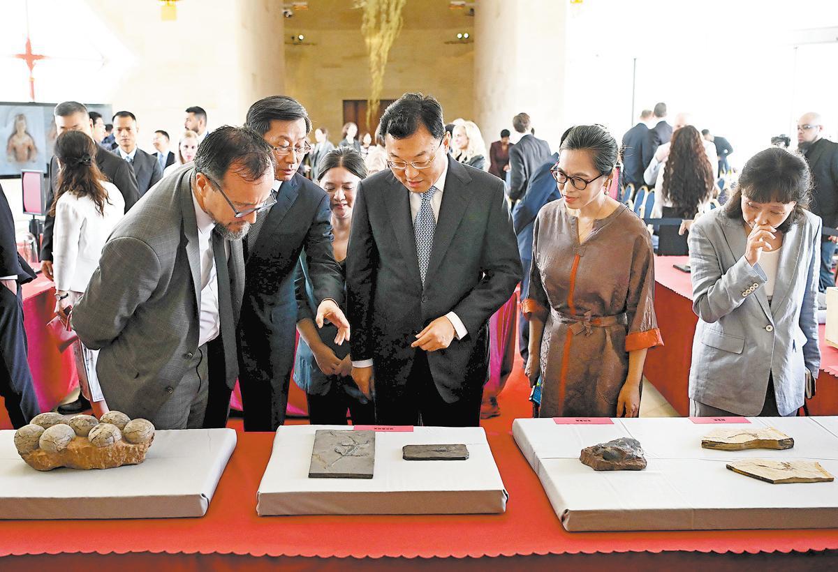 US returns latest group of cultural relics to China