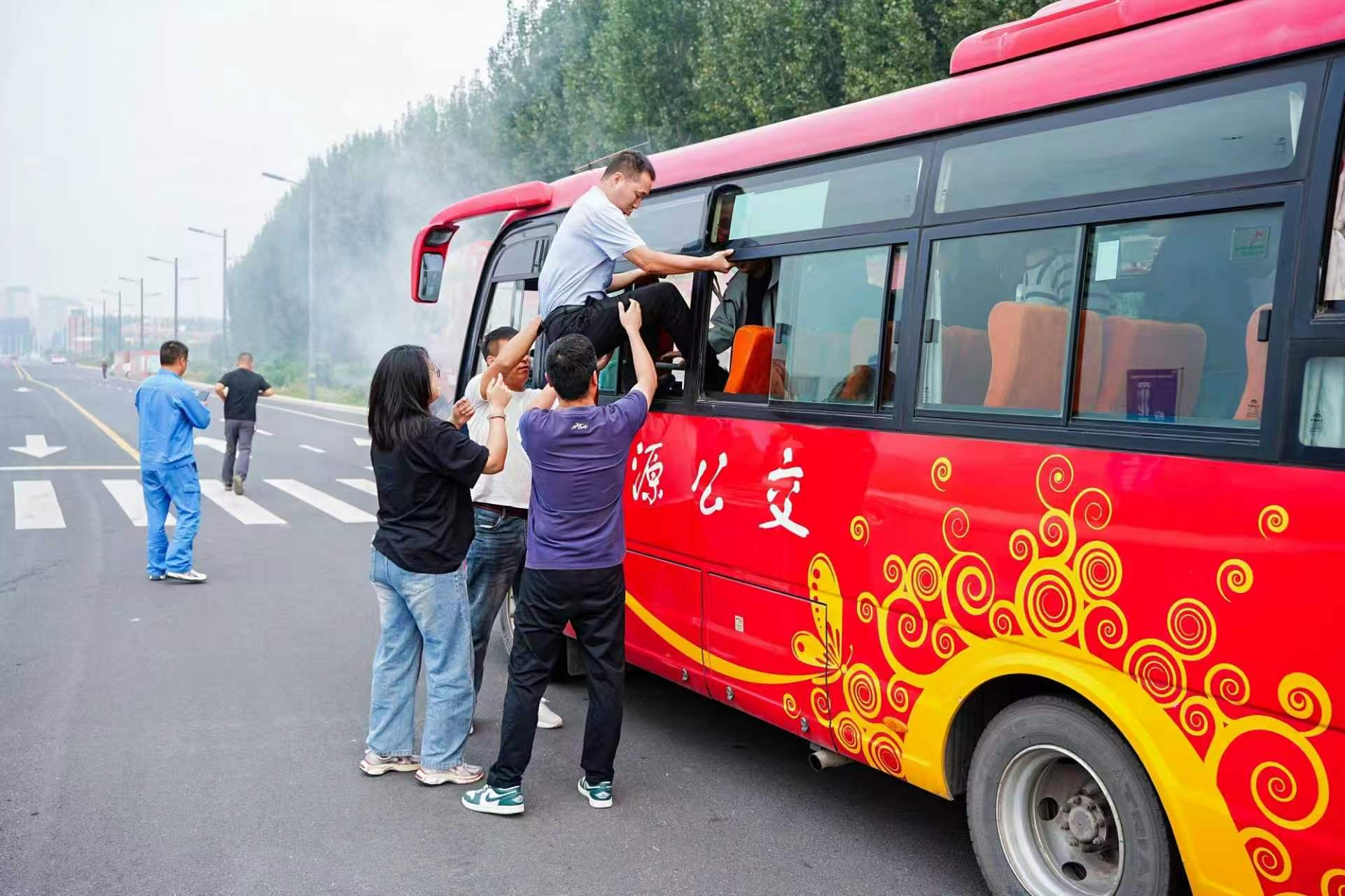 2026年危化品车辆运输事故应急处置演练成功举办 2026年危化品车辆运输事故应急处置演练成功举办