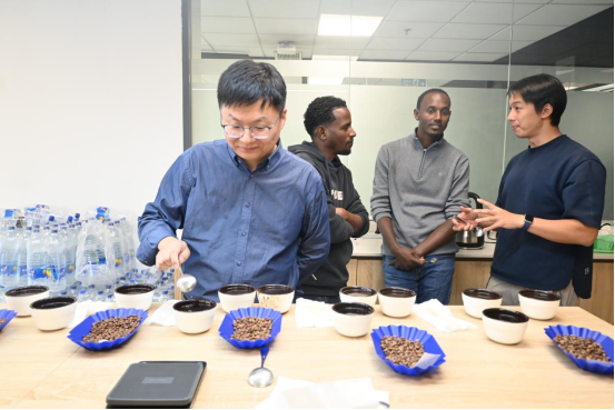 Blending Ethiopian beans into China's coffee culture