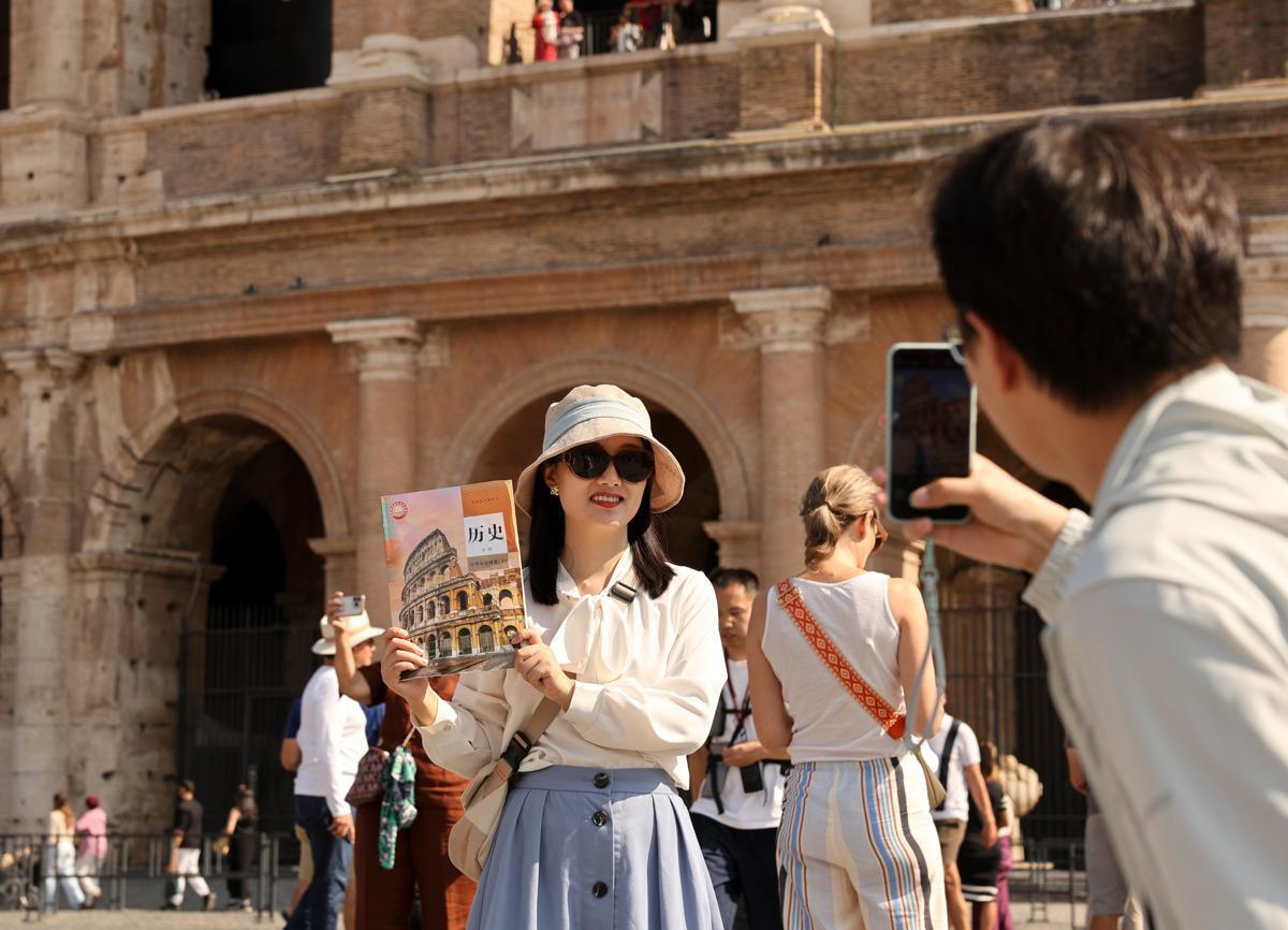 Longer holidays fuel tourism, create spending spree