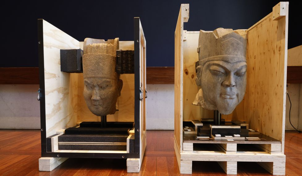 Australia returns 2 cultural relics to China
