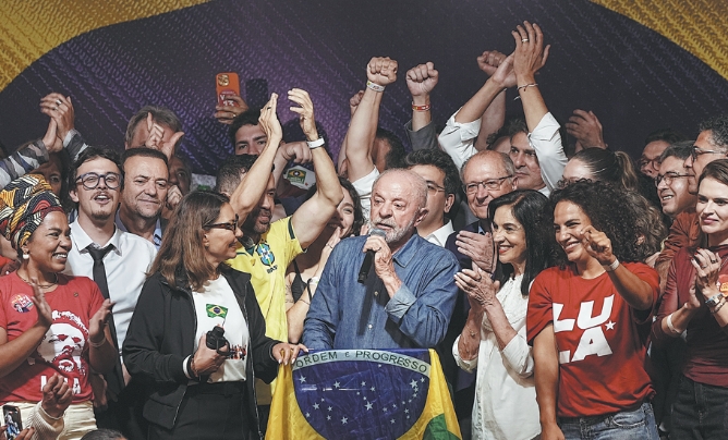 Xi congratulates Lula on re-election as Brazilian president
